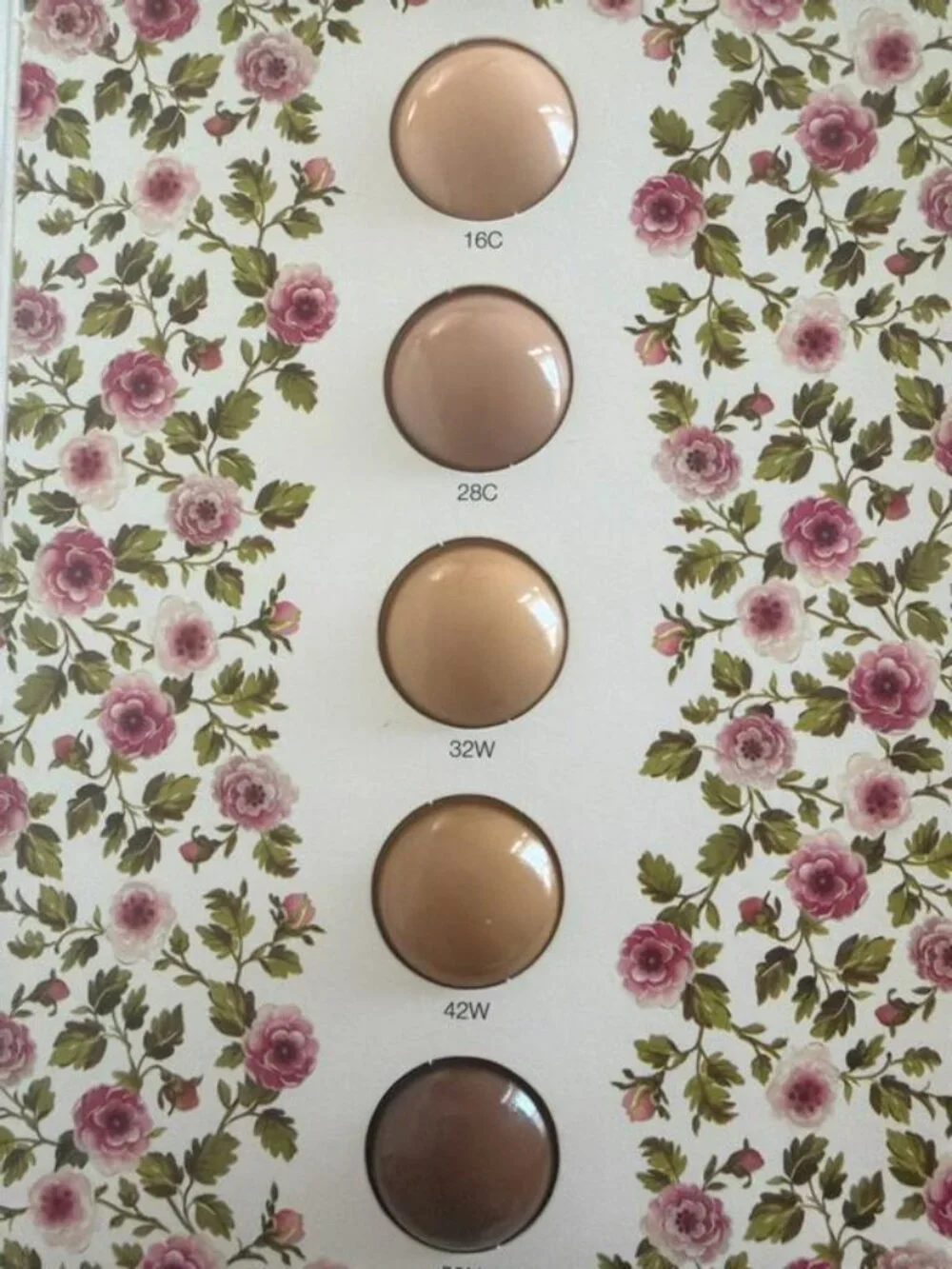 Gucci Multi-Use Longwear Concealer Swatch 5 Shade Sample Card